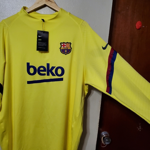 ON HOLD. Nike Barcelona soccer drill top - Picture 2 of 8